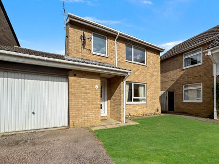 A lovely detached 3 bedroom house, with garage and enclosed rear garden, located at the end of a small cul-de-sac in the popular village of Over. Close to many local amenities, including the primary school and high street. - Photo 3