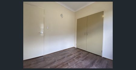 Executive Living in Orleana Waters Estate! - Photo 3