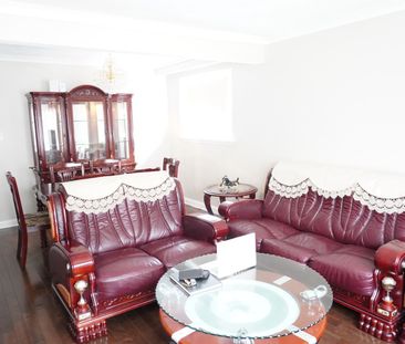 For Lease - 27 Ronway Crescent, Toronto, Ontario - Photo 1