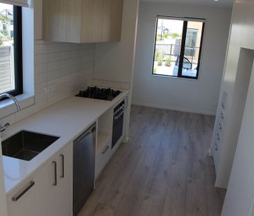 Charming Karaka Townhouse for Rent - Photo 5