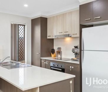Convenient living in the heart of Yarrabilba! - Photo 4