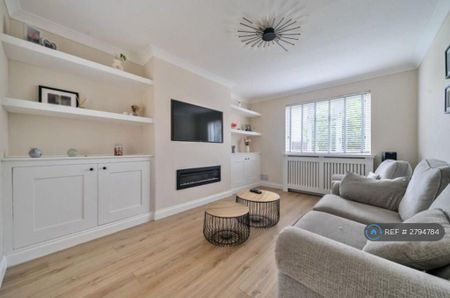 3 bedroom semi-detached house to rent - Photo 2