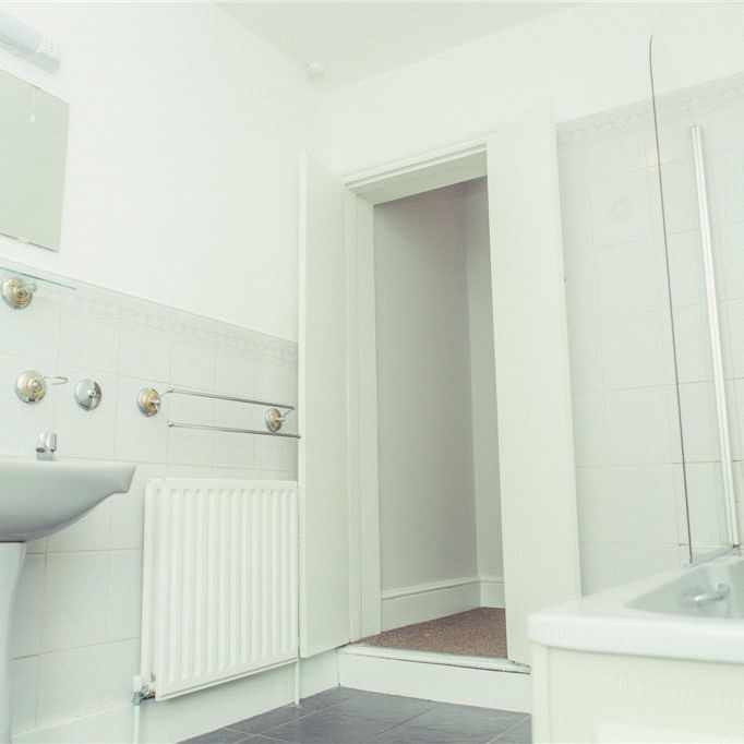 Artillery Road, Guildford, Surrey, GU1 4NN - Photo 1