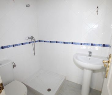 Long term rent, 1 bed penthouse in Carib Playa, Marbella, 2 baths, ... - Photo 3