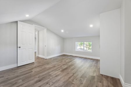 For Lease - 18 Beech Street, Ajax, Ontario - Photo 2