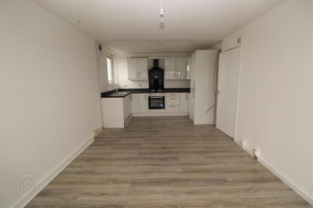 14a Woodland House, Woodland Drive, Newtownabbey, BT37 9SG - Photo 5