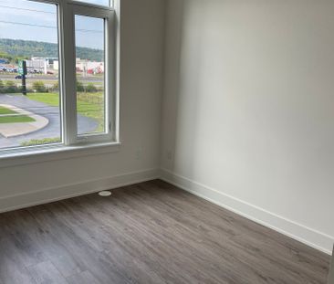 For Lease - 72 Windward Drive, Grimsby, Ontario - Photo 3