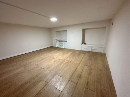 Location Appartement 2 pièces 33m² BORDEAUX 33000 - Photo 3