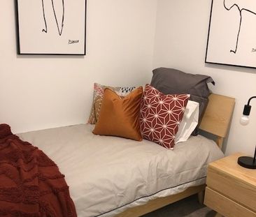 Inner City living in Style - Photo 4