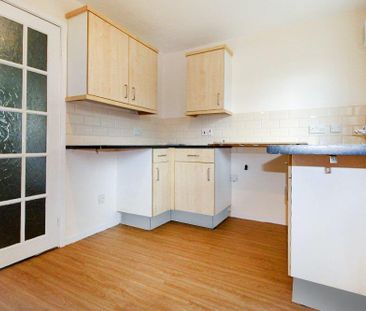 2 bedroom semi-detached house to rent - Photo 4