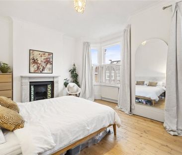 4 bedroom end of terrace house to rent - Photo 3