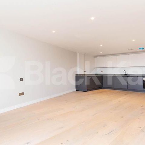 2 Bedroom, 2 bath, 1 reception Apartment - Photo 1