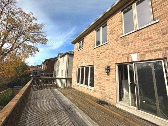 For Lease - 750 Valley Green Trail, Newmarket, Ontario - Photo 1