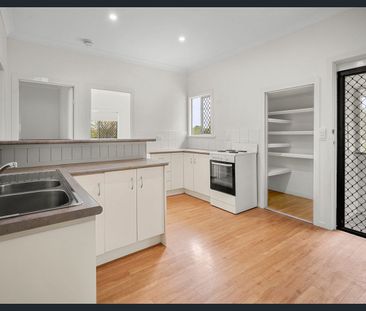 Charming Cottage - Photo 4