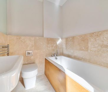 2 bedroom semi-detached house to rent - Photo 6