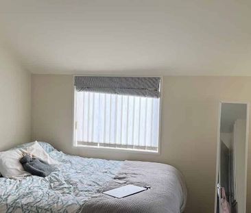 Double glazed newish home - Photo 1