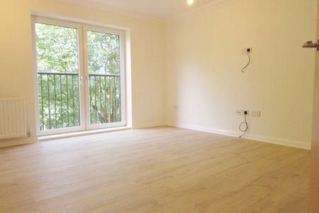 2 Bed Flat - Photo 5