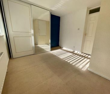 2 bedroom end of terrace house to rent - Photo 5