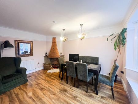 4 bedroom semi-detached house to rent - Photo 2