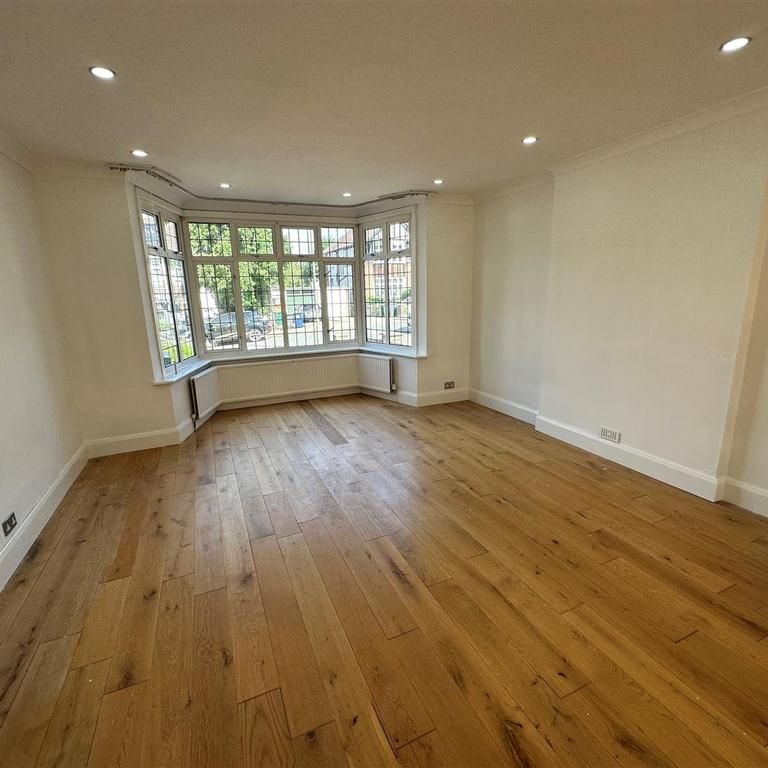 5 bedroom detached house to rent - Photo 1