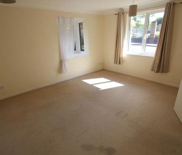 Oriental Road, Woking, Surrey, GU22 - Photo 2