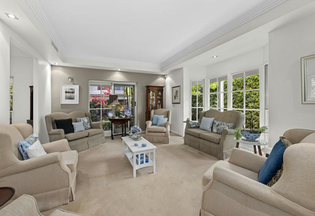 Stylish & Spacious Family Home - Photo 2