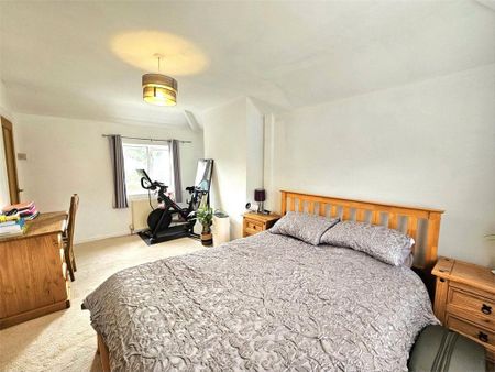 3 bedroom end of terrace house to rent - Photo 3