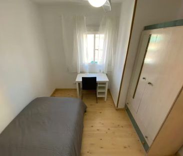 Calle del Escoriaza, Madrid, Community of Madrid 28041 - Photo 5