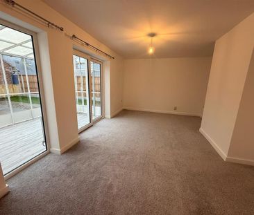 2 bedroom end of terrace house to rent - Photo 5