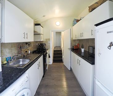 Room in a Shared House, High Road Leytonstone, E11 - Photo 1