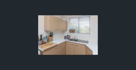 Elegant Claremont Retreat - Photo 2