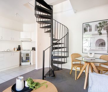 Stylish Living in a Prime South Melbourne Pocket - FULLY FURNISHED - Photo 4