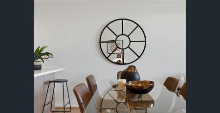 Executive Style Living in Boutique Block - Photo 4