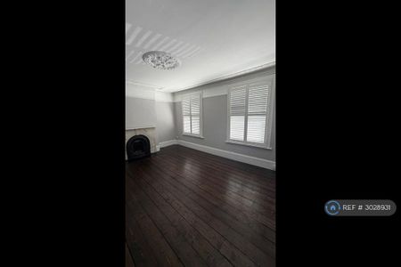 3 bedroom maisonette to rent - Photo 5