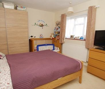Sandycroft Road, Little Chalfont, Buckinghamshire,HP6 - Photo 3