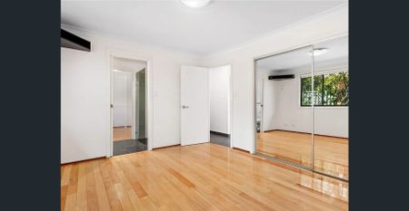 Stunning 4-Bedroom Family Home with Spacious Living - Photo 3