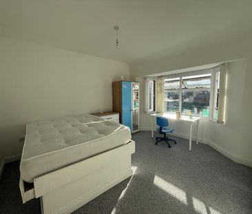 4 bedroom terraced house to rent - Photo 4