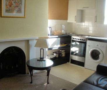 1 bedroom flat - Photo 1