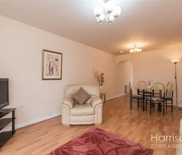 Royal Court Drive, Bolton - Photo 6