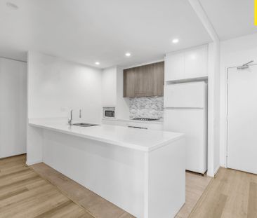 Immaculate Two Bedroom + Study - Close to Amenities. - Photo 6