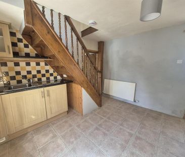 2 bedroom cottage to rent - Photo 2