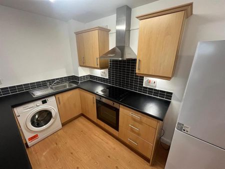 2 bedroom flat to rent - Photo 3