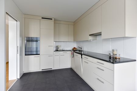 Wunderschöne Wohnung mit zwei Balkone - Photo 2