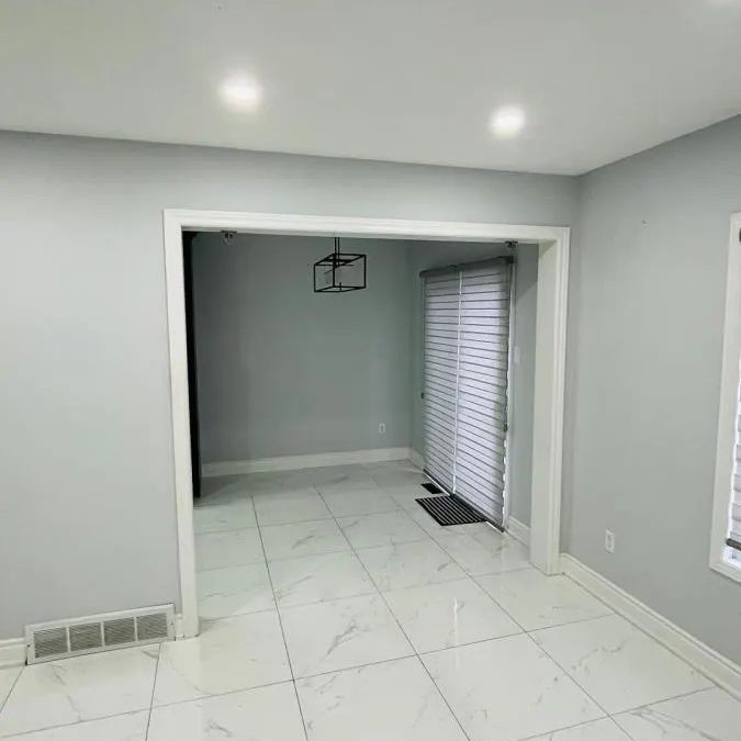 803 DEVERON CRESCENT W - Photo 1