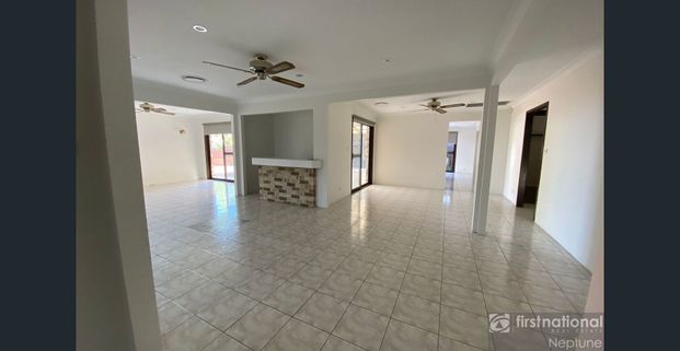 Beautiful Family Home with Panoramic Parramatta Views in Girraween School Catchment - Photo 1