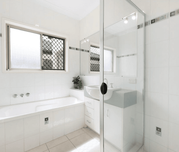 4 Bedrooms – Spacious Family Living in Varsity Sound Estate - Photo 1