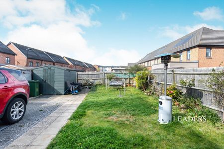 Jelley Way, GU22 - Photo 4