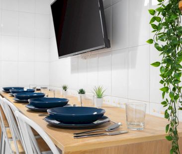 Room with access to interior patio in Barcelona - Photo 3