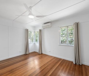 3 Bedroom Home - Freshly Updated - Photo 3