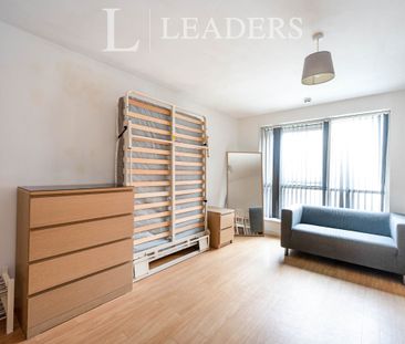 apartment to rent The Roundhouse, Gunwharf Quays, Portsmouth, PO1 - Photo 5